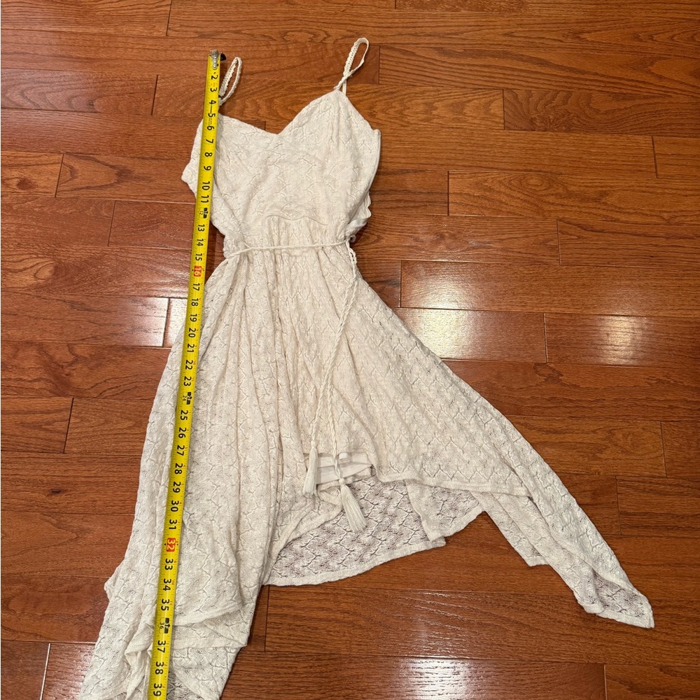 Bebe Elegant Cream Lace Dress with asymmetrical bottom XS